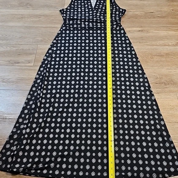 Vince Camuto Stretch Black & White Foulard Print V-Neck Sleeveless Maxi … - Picture 15 of 16